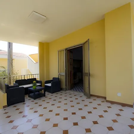 B&B Fiori Gialli Caucana-3